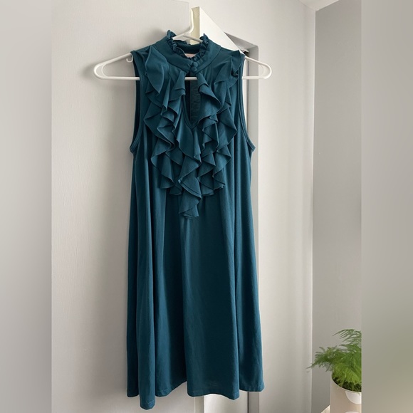 Romeo & Juliet Couture Dresses & Skirts - Romeo & Juliet Couture Dress